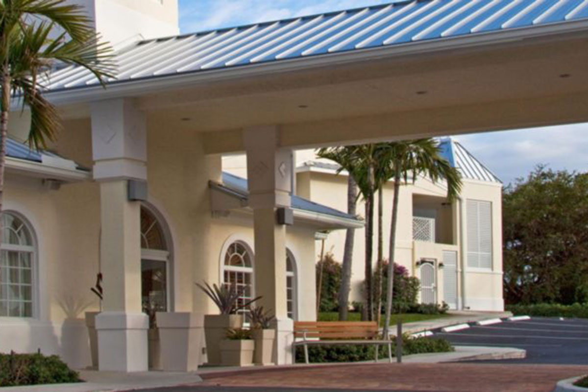 Holiday Inn Express, Juno Beach